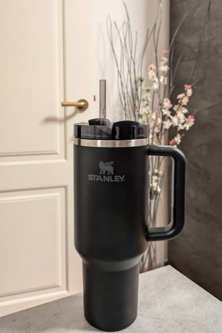 Stanley Tumbler Mug With Lid & Straw